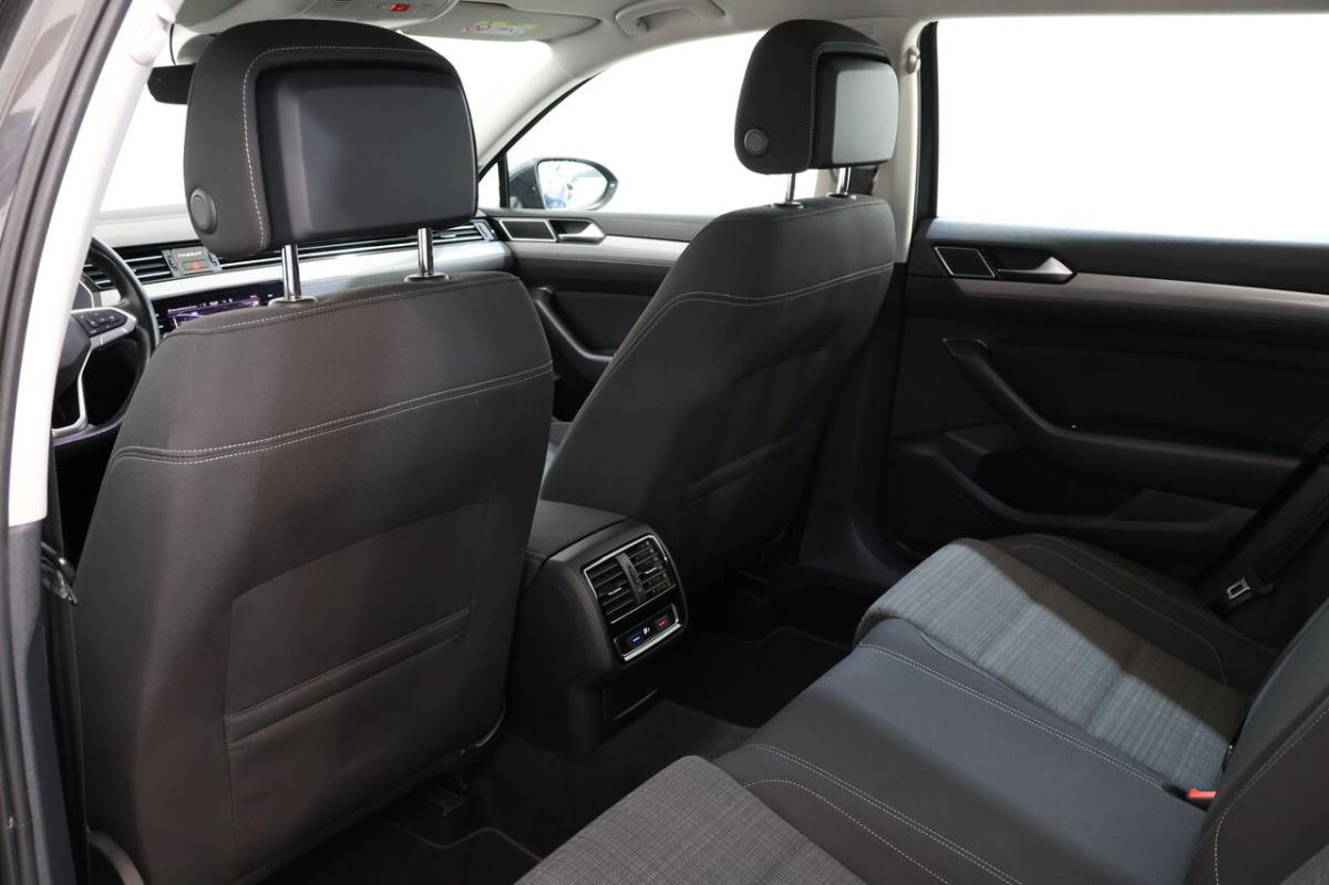 volkswagen-passat-variant-2021-diesel-1968cc