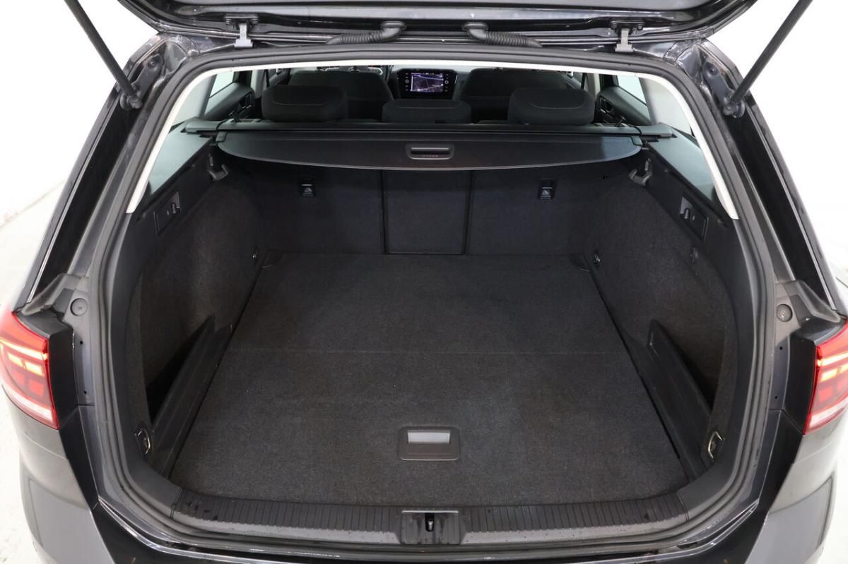 volkswagen-passat-variant-2021-diesel-1968cc