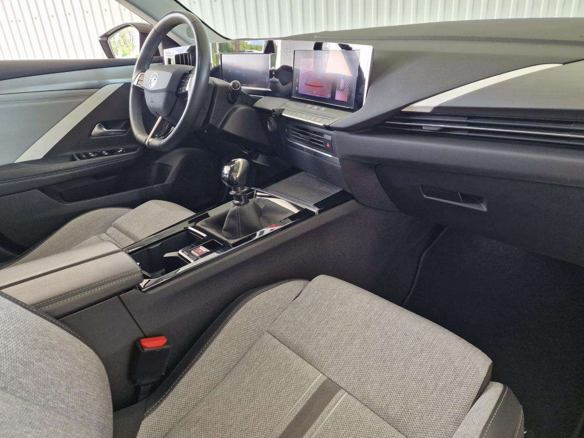 opel-astra-2022-diesel-1499cc