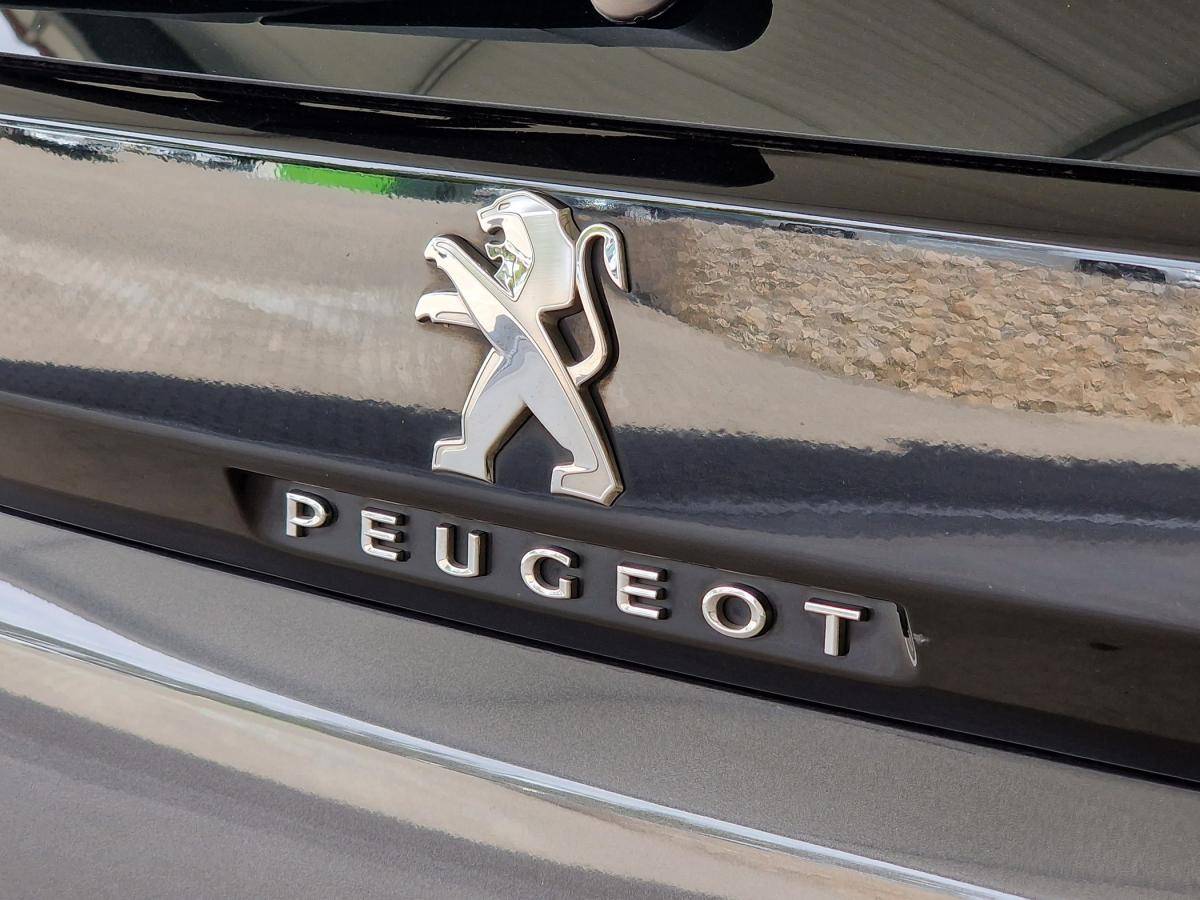 peugeot-5008-2021-diesel-1499cc