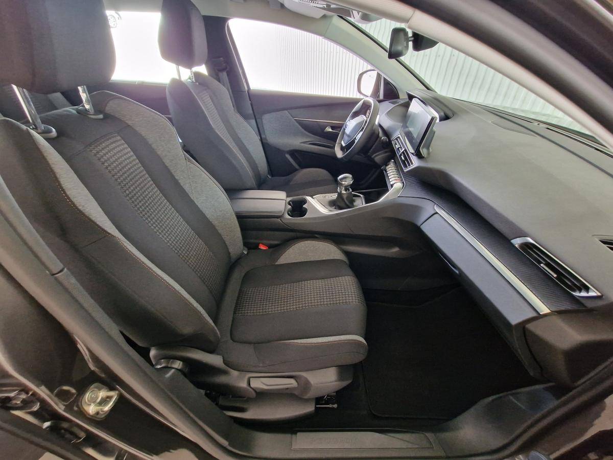 peugeot-5008-2021-diesel-1499cc