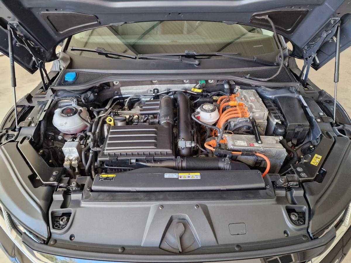 volkswagen-arteon-2022-hibrido-a-gasolina-1395cc