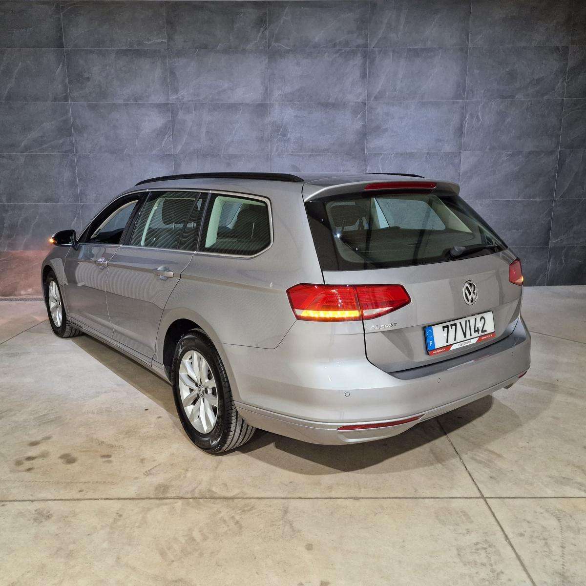 volkswagen-passat-variant-2018-diesel-1598cc