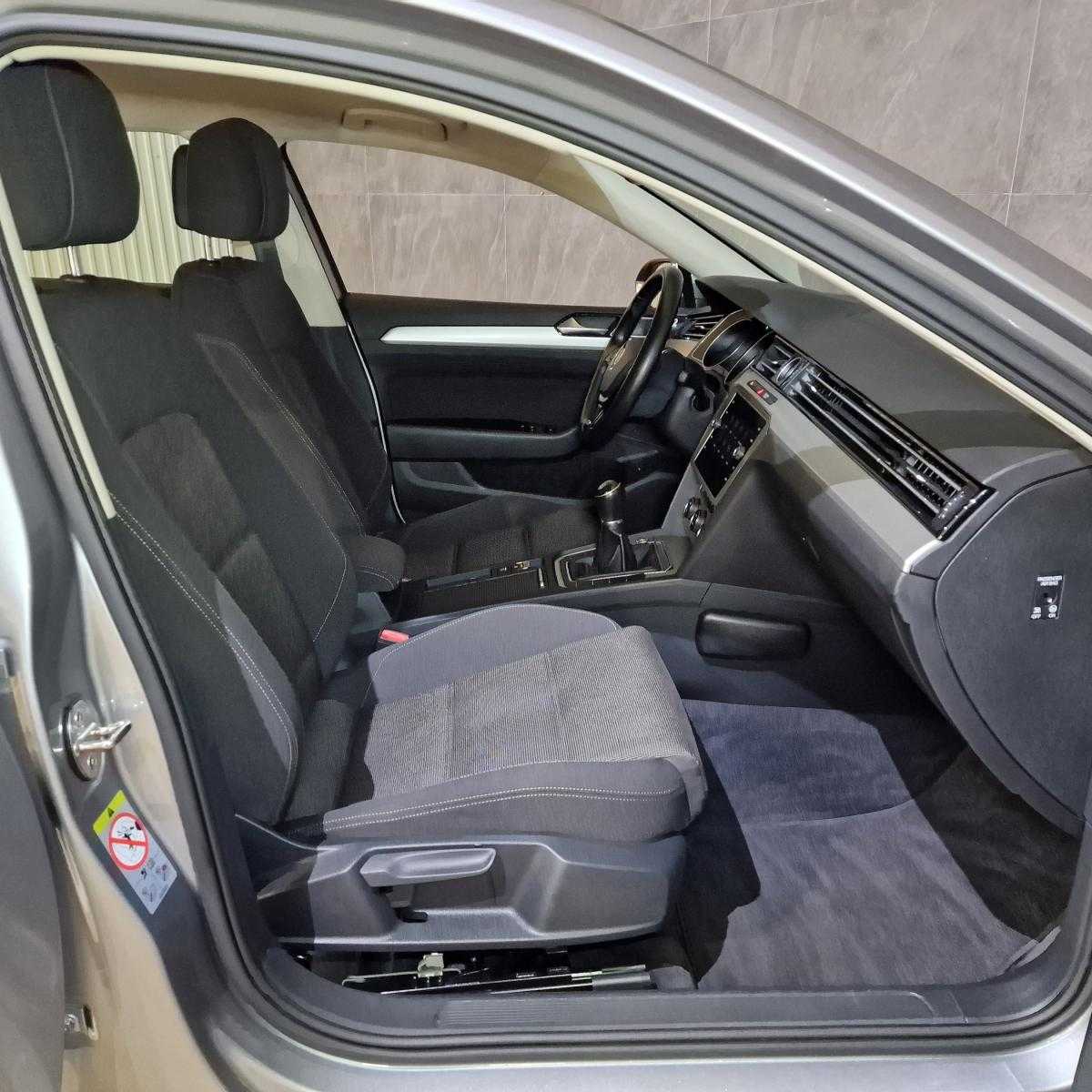 volkswagen-passat-variant-2018-diesel-1598cc