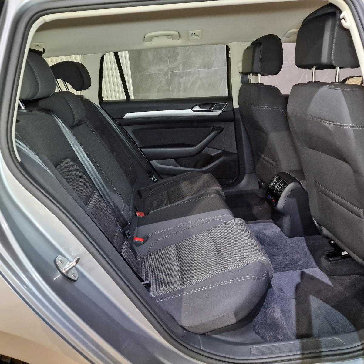 volkswagen-passat-variant-2018-diesel-1598cc