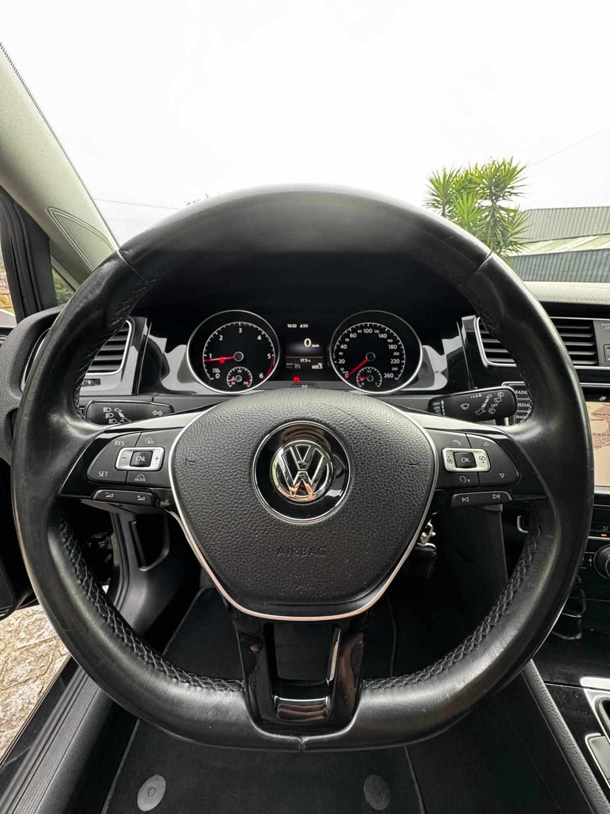 volkswagen-golf-1-6-tdi-bluemotion-2015-diesel-1598cc