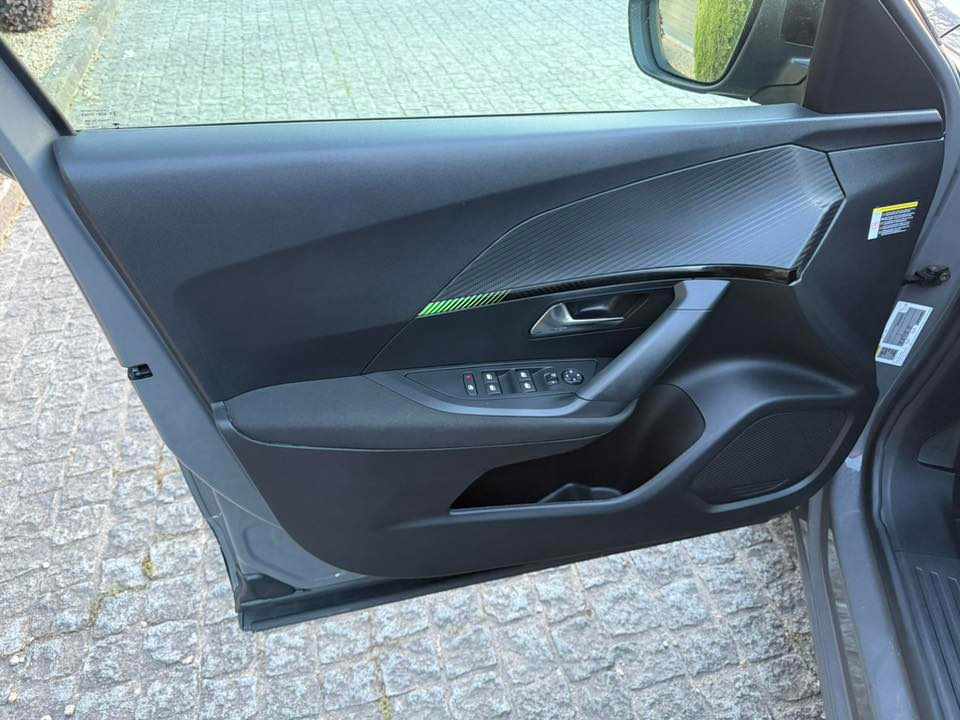 peugeot-2008-e-2008-2024-eletrico