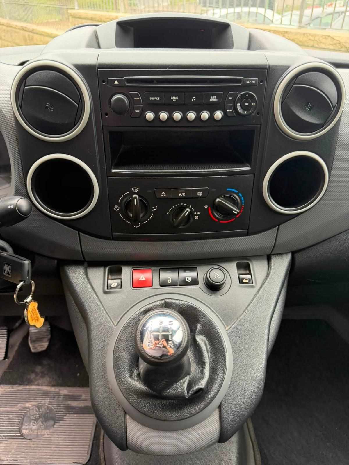 peugeot-partner-1-6-hdi-2011-diesel-1560cc