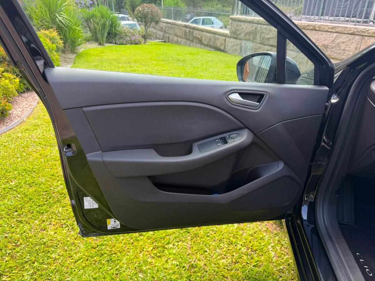 renault-clio-1-0-tce-2021-gasolina-999cc