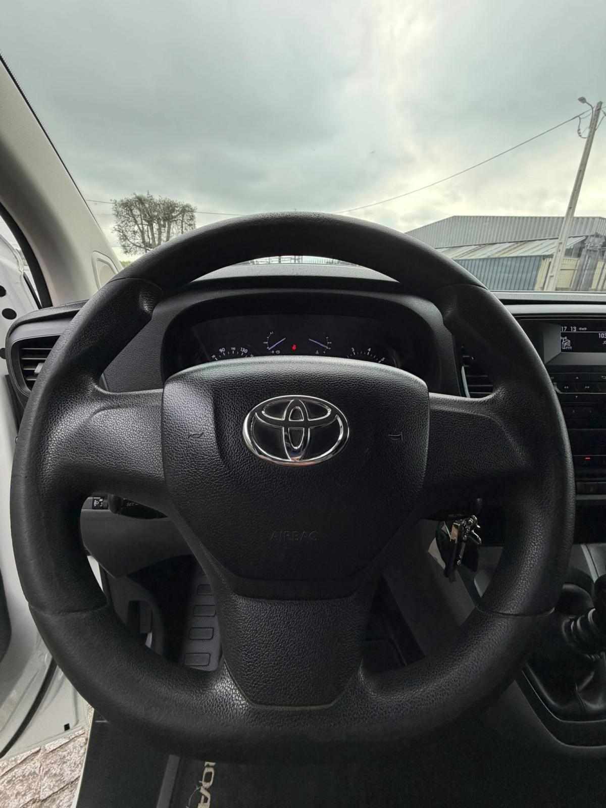 toyota-proace-1-6d-4d-l1-2016-diesel-1560cc