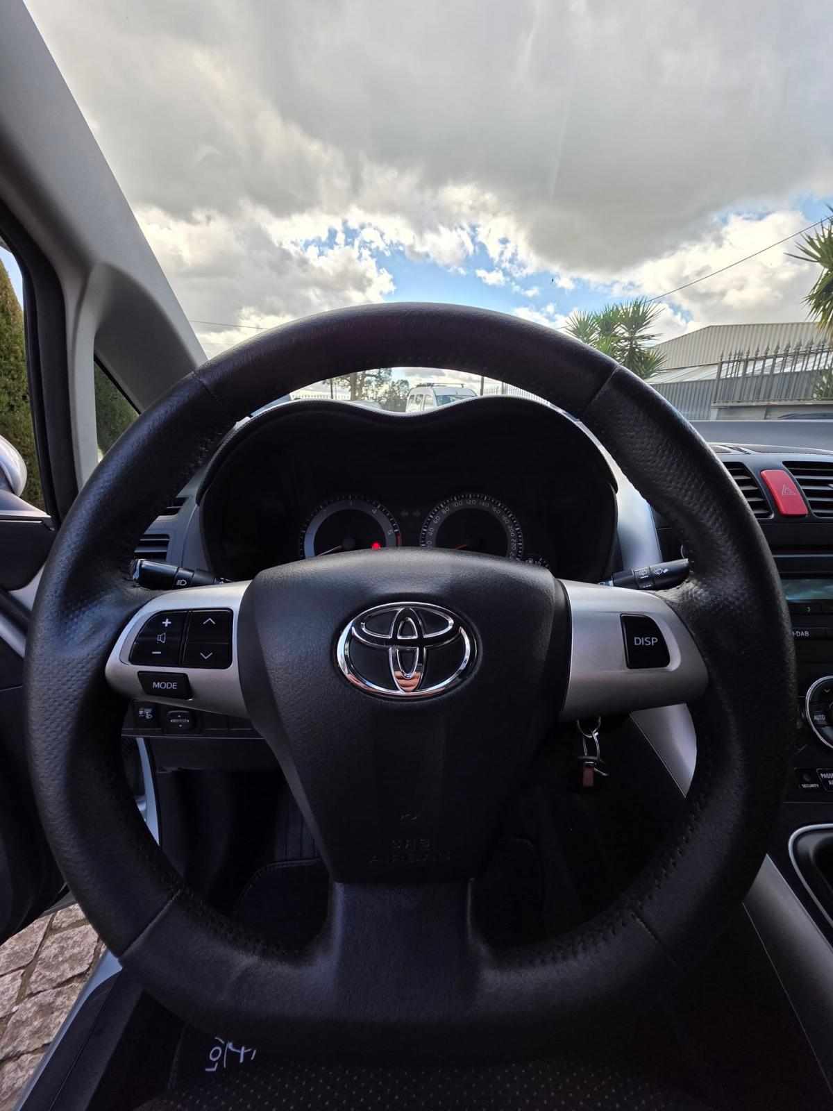 toyota-auris-1-4-d-4d-2010-diesel-1364cc