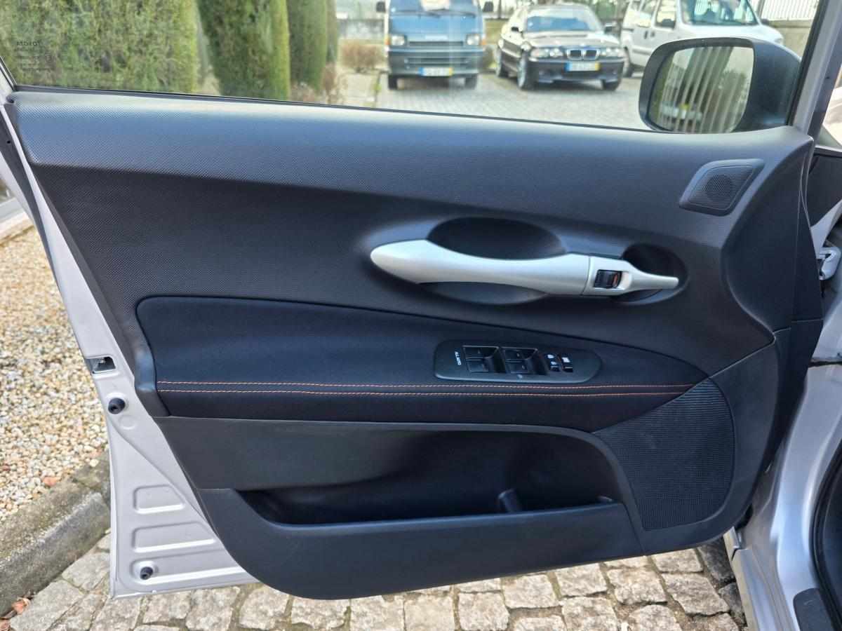 toyota-auris-1-4-d-4d-2010-diesel-1364cc