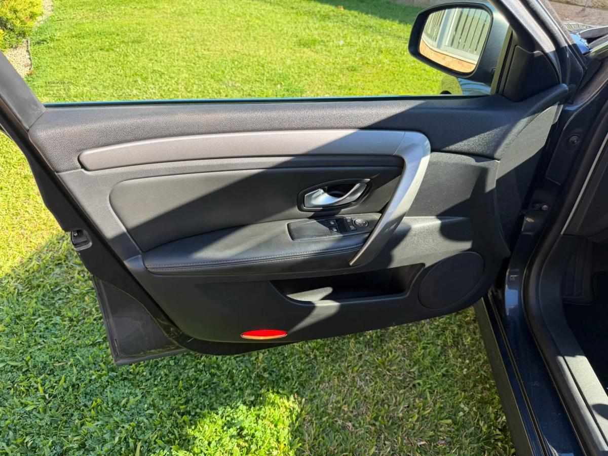 renault-laguna-1-5-dci-eco2-2012-diesel-1461cc