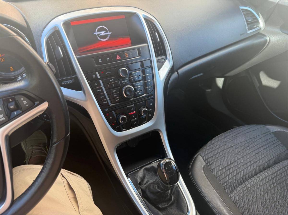opel-astra-sport-tourer-2014-diesel-1598cc