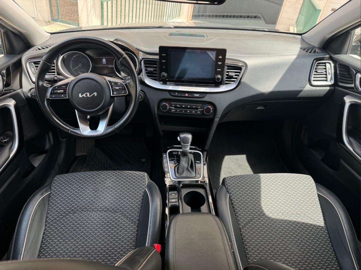 kia-xceed-2022-hibrido-1580cc