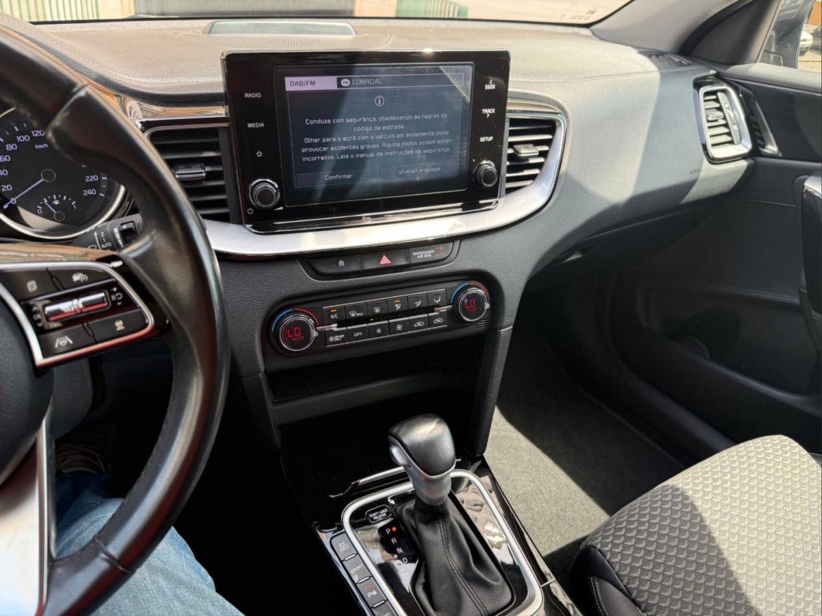kia-xceed-2022-hibrido-1580cc