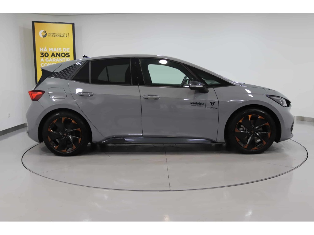 cupra-born-2023-eletrico-400cc