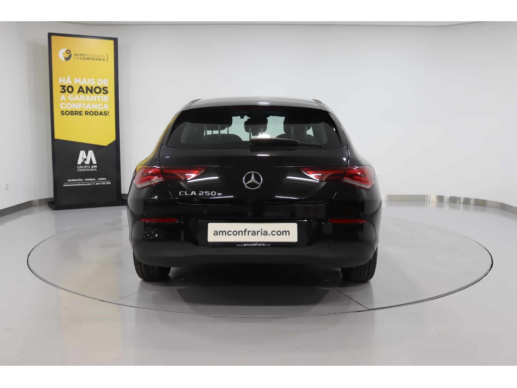 mercedes-benz-cla-2022-hibrido-1332cc