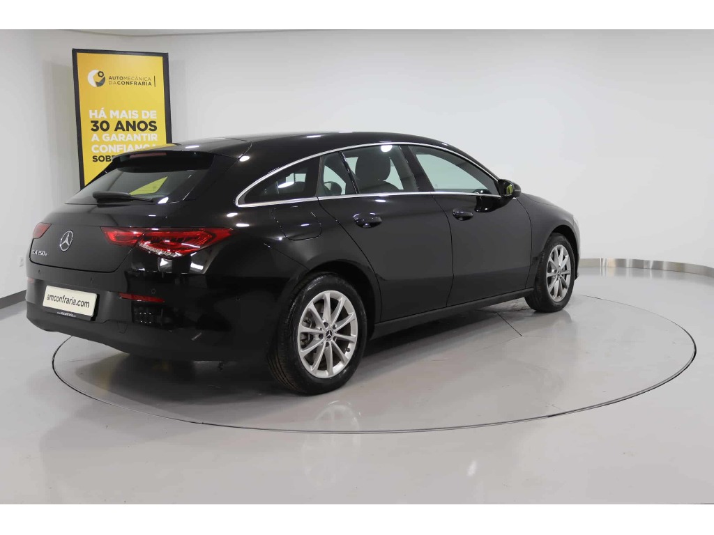 mercedes-benz-cla-2022-hibrido-1332cc