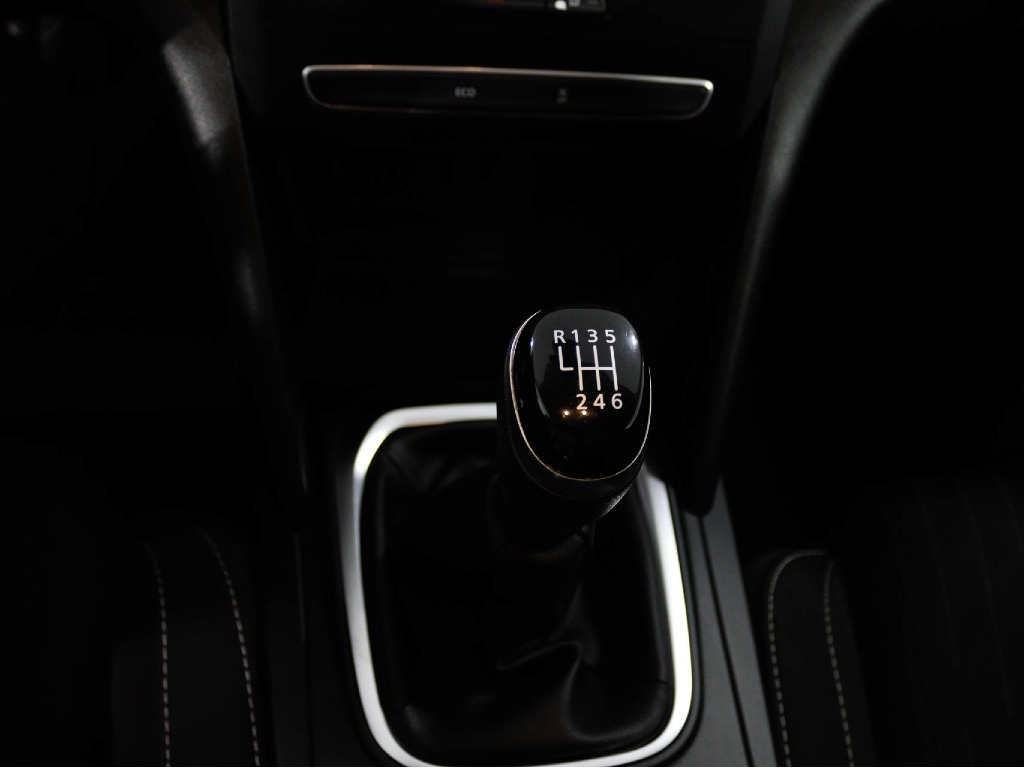 renault-megane-sport-tourer-2021-diesel-1461cc