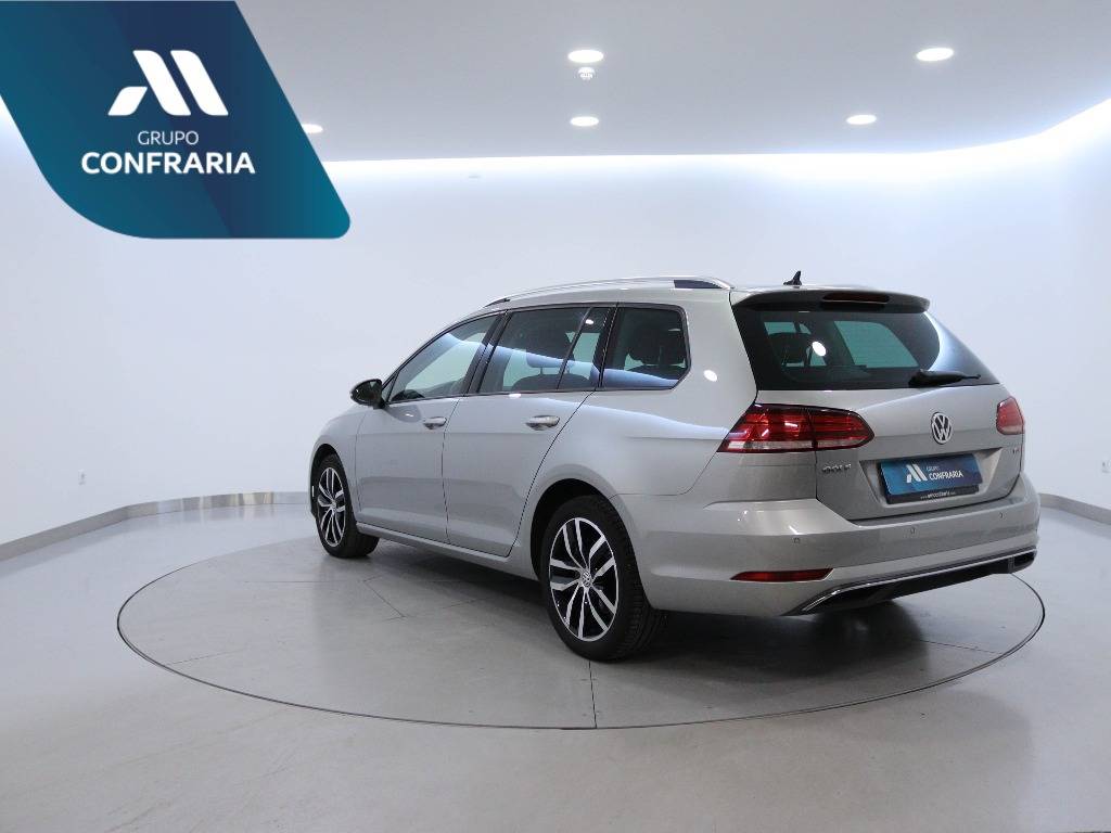 volkswagen-golf-variant-2018-diesel-1598cc