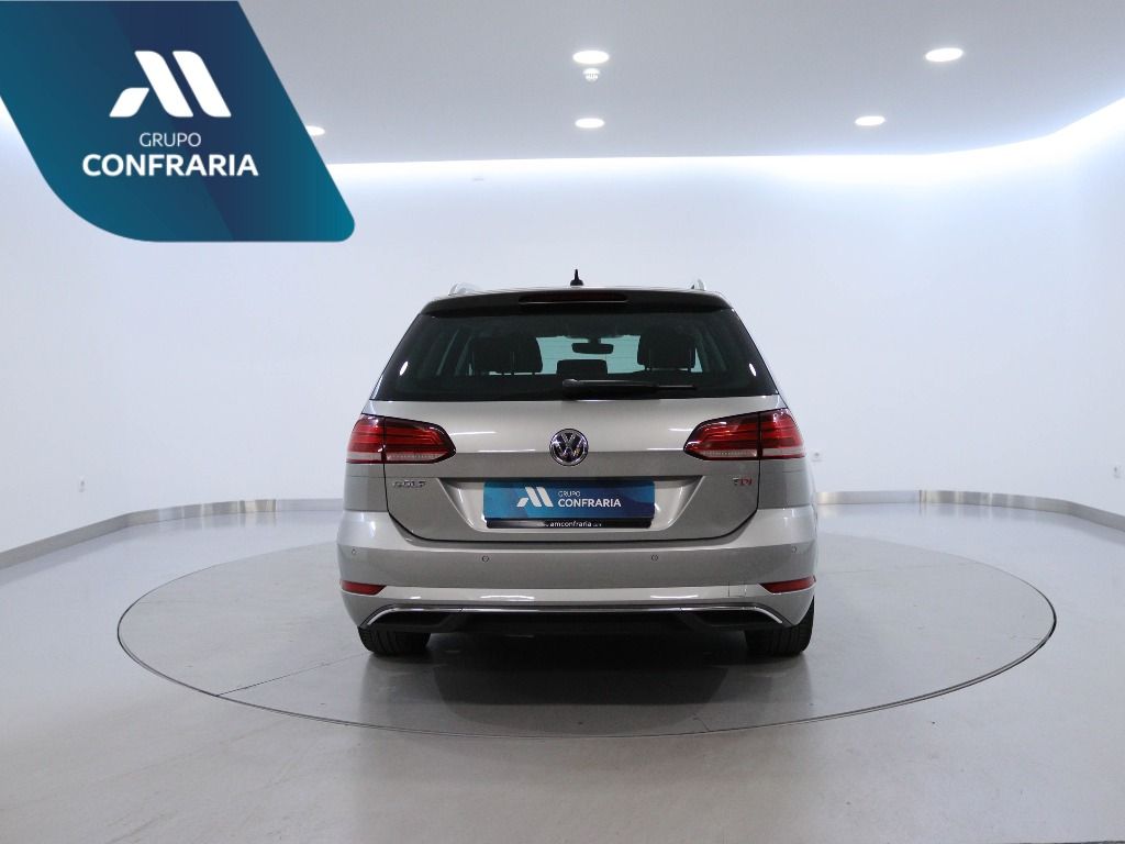 volkswagen-golf-variant-2018-diesel-1598cc