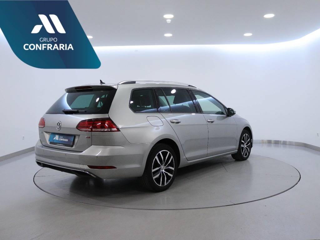 volkswagen-golf-variant-2018-diesel-1598cc