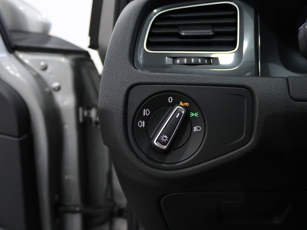 volkswagen-golf-variant-2018-diesel-1598cc