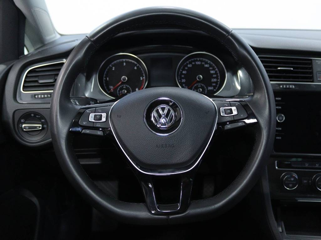 volkswagen-golf-variant-2018-diesel-1598cc