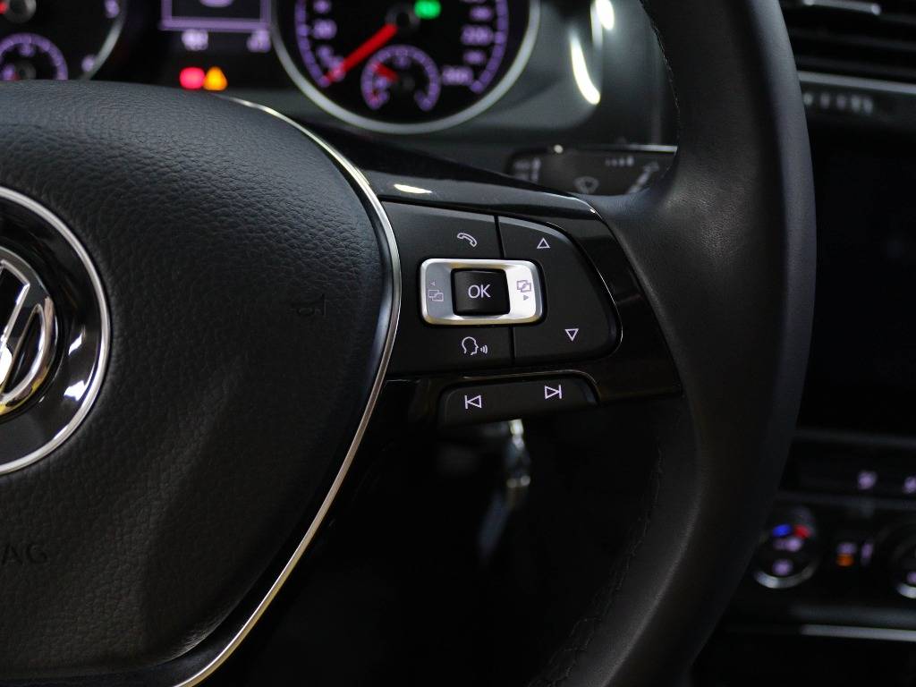 volkswagen-golf-variant-2018-diesel-1598cc