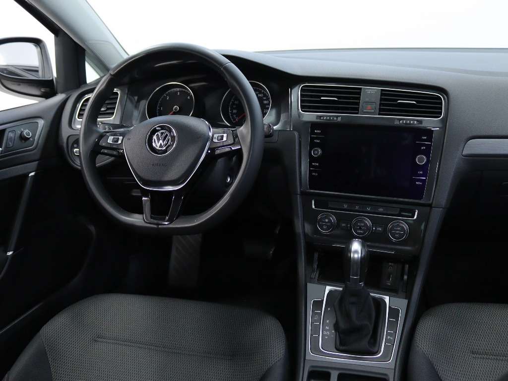 volkswagen-golf-variant-2018-diesel-1598cc