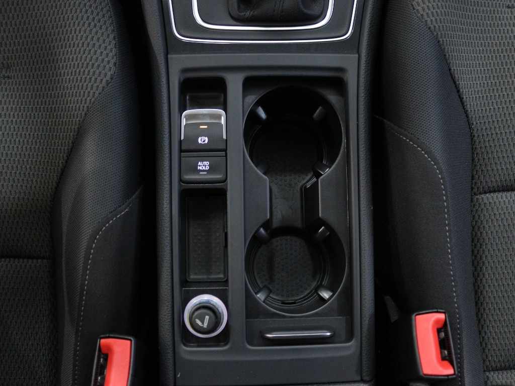 volkswagen-golf-variant-2018-diesel-1598cc