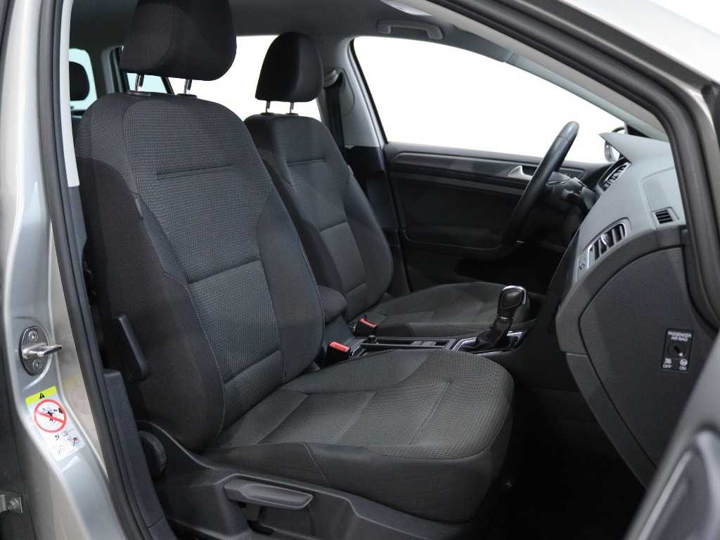 volkswagen-golf-variant-2018-diesel-1598cc