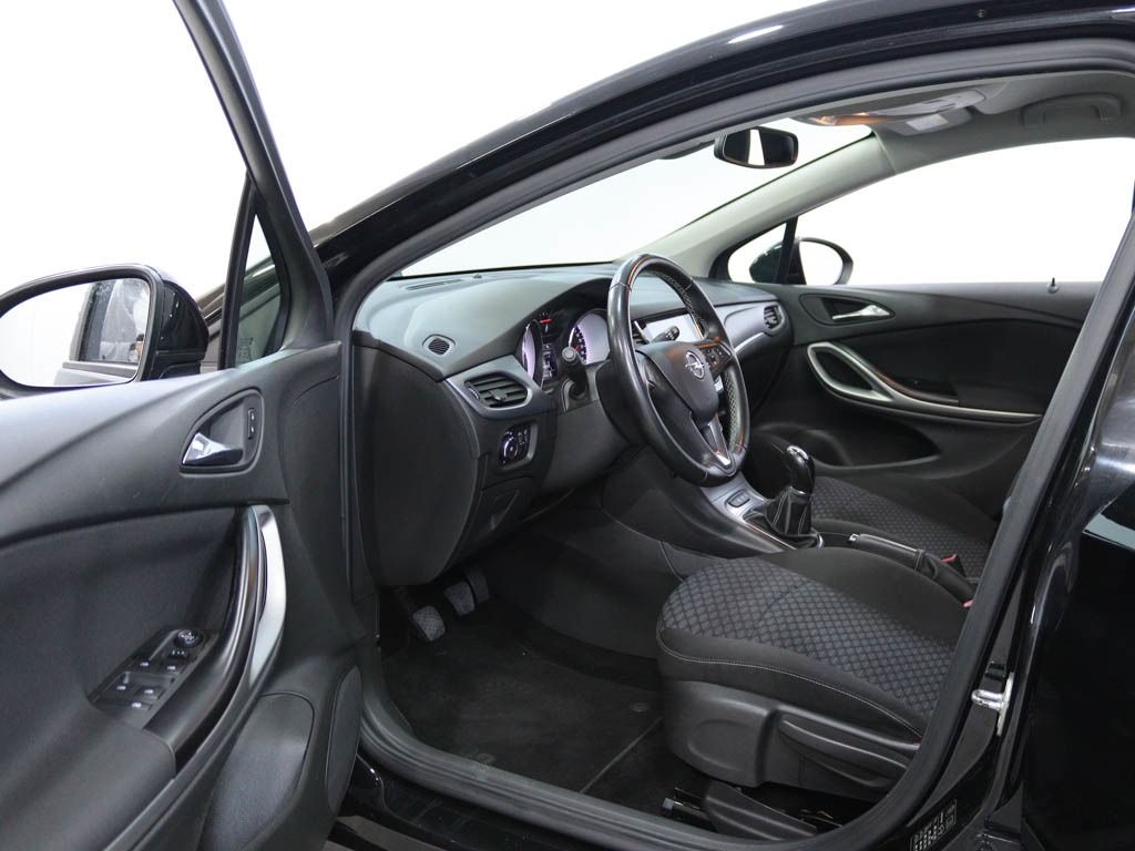 opel-astra-2018-diesel-1598cc