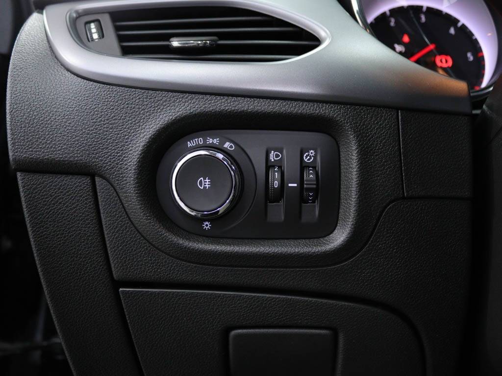 opel-astra-2018-diesel-1598cc