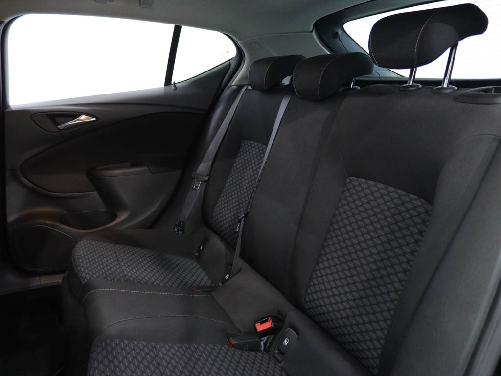 opel-astra-2018-diesel-1598cc