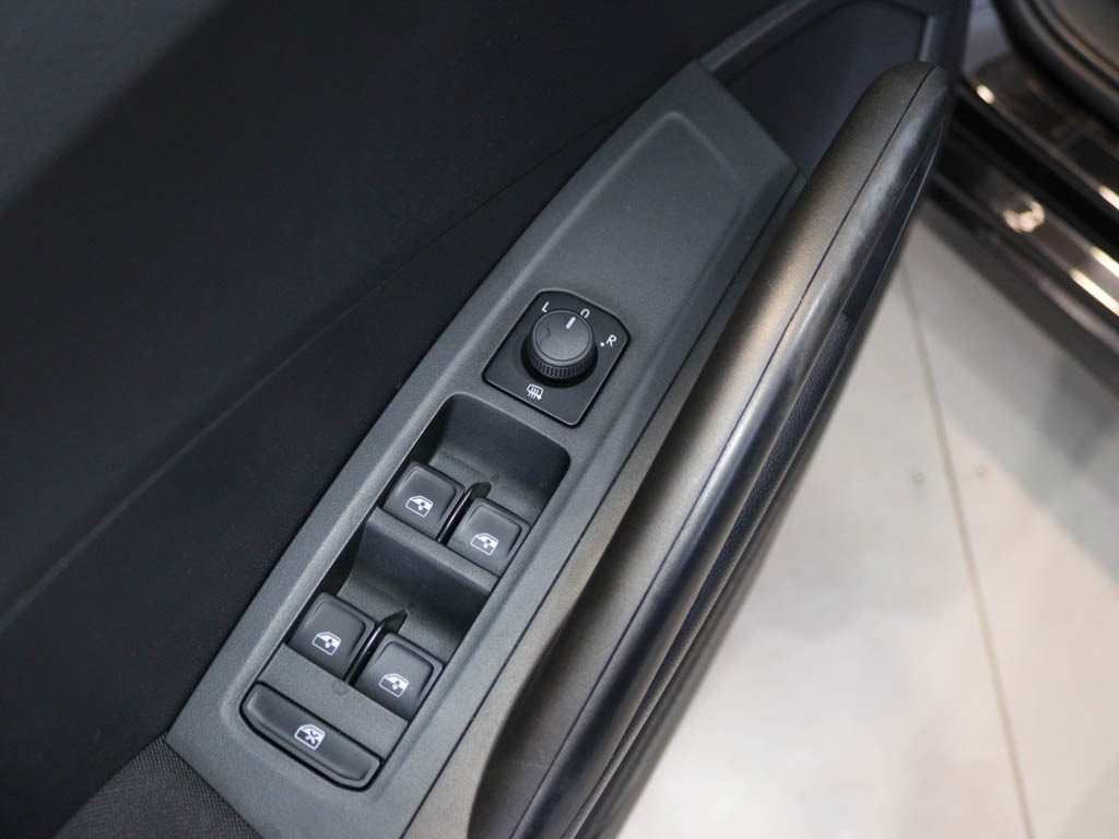 skoda-fabia-2025-gasolina-999cc