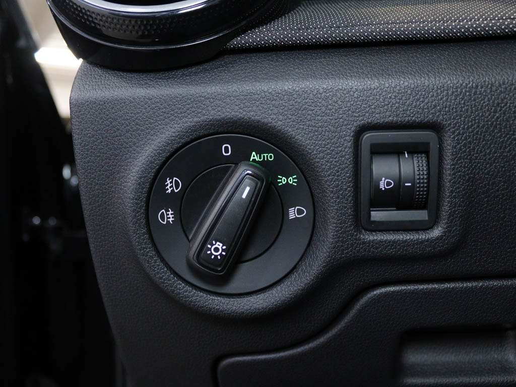 skoda-fabia-2025-gasolina-999cc