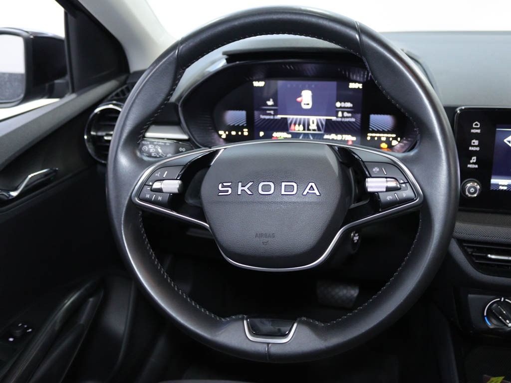 skoda-fabia-2025-gasolina-999cc