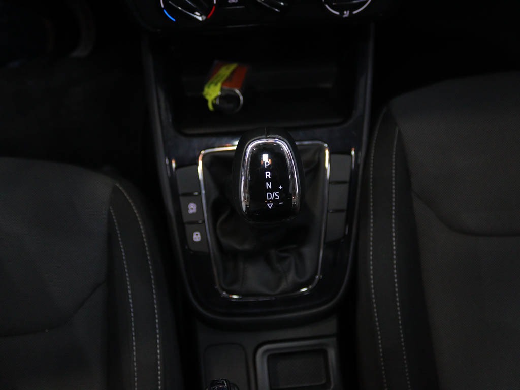 skoda-fabia-2025-gasolina-999cc