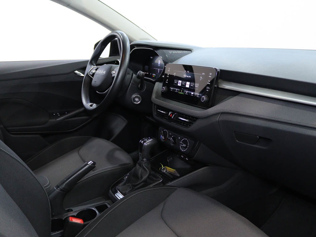 skoda-fabia-2025-gasolina-999cc