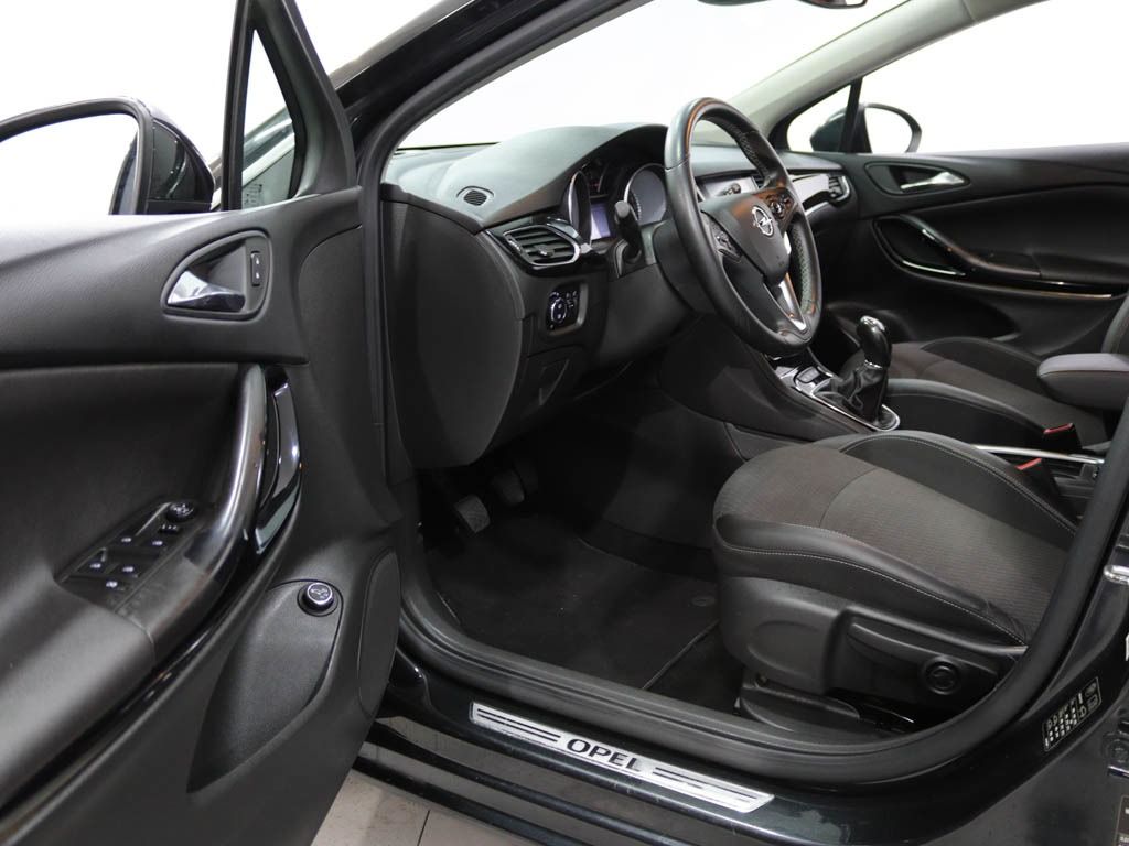 opel-astra-sport-tourer-2016-diesel-1598cc