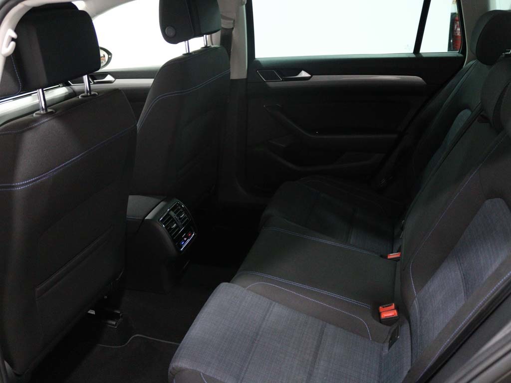 volkswagen-passat-variant-2021-hibrido-1395cc