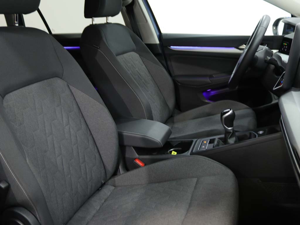volkswagen-golf-variant-2025-diesel-1968cc
