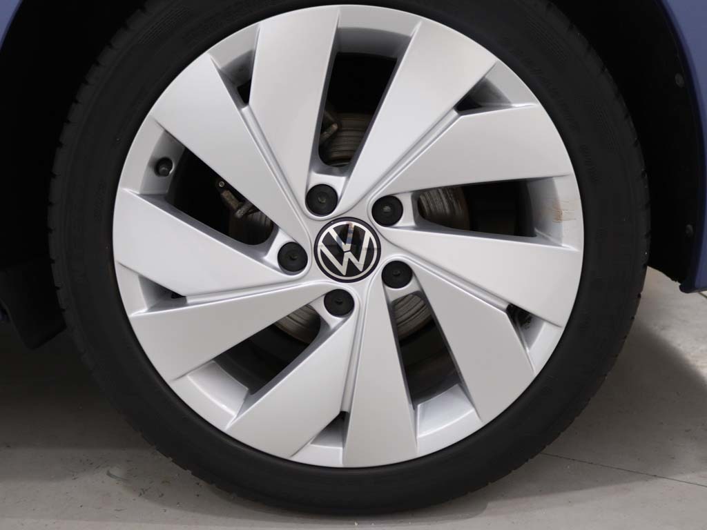 volkswagen-golf-variant-2025-diesel-1968cc