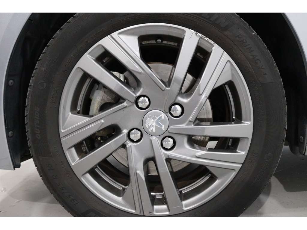peugeot-208-2022-diesel-1499cc