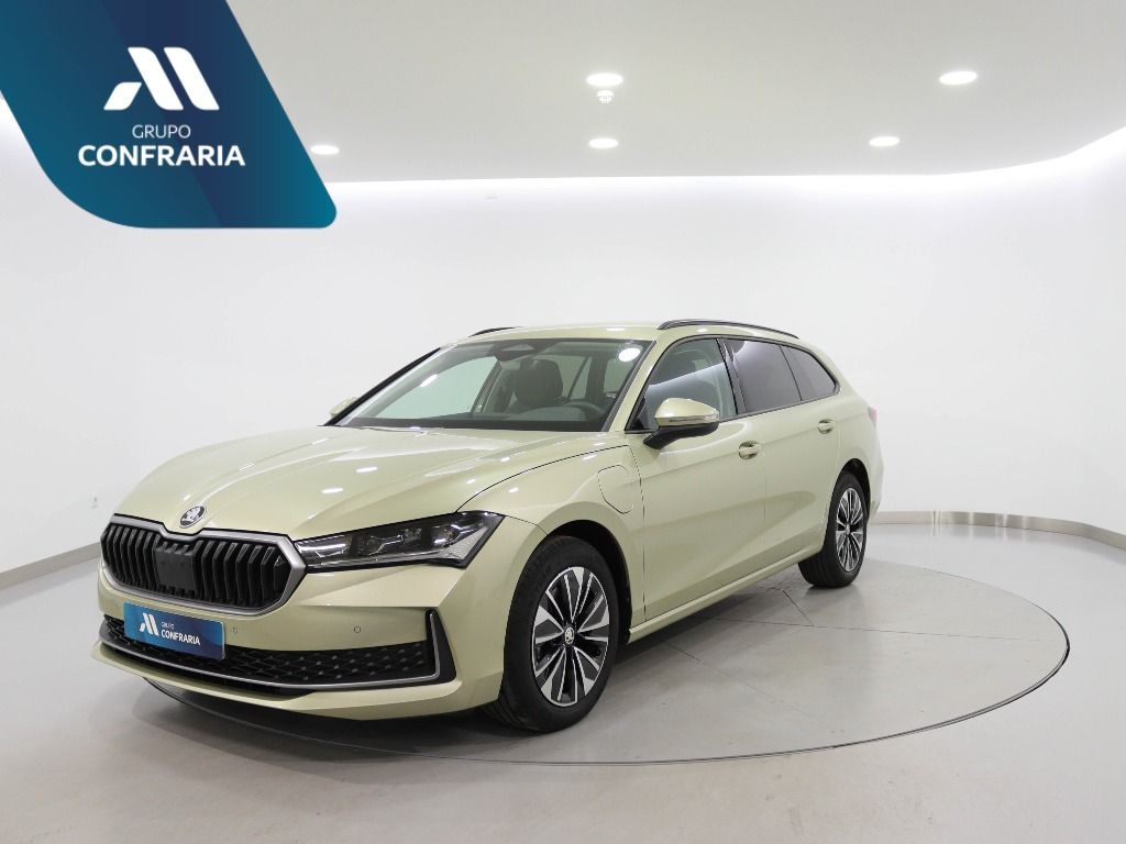 skoda-superb-2025-hibrido-1498cc