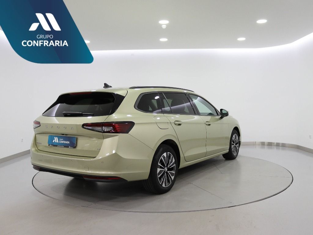 skoda-superb-2025-hibrido-1498cc