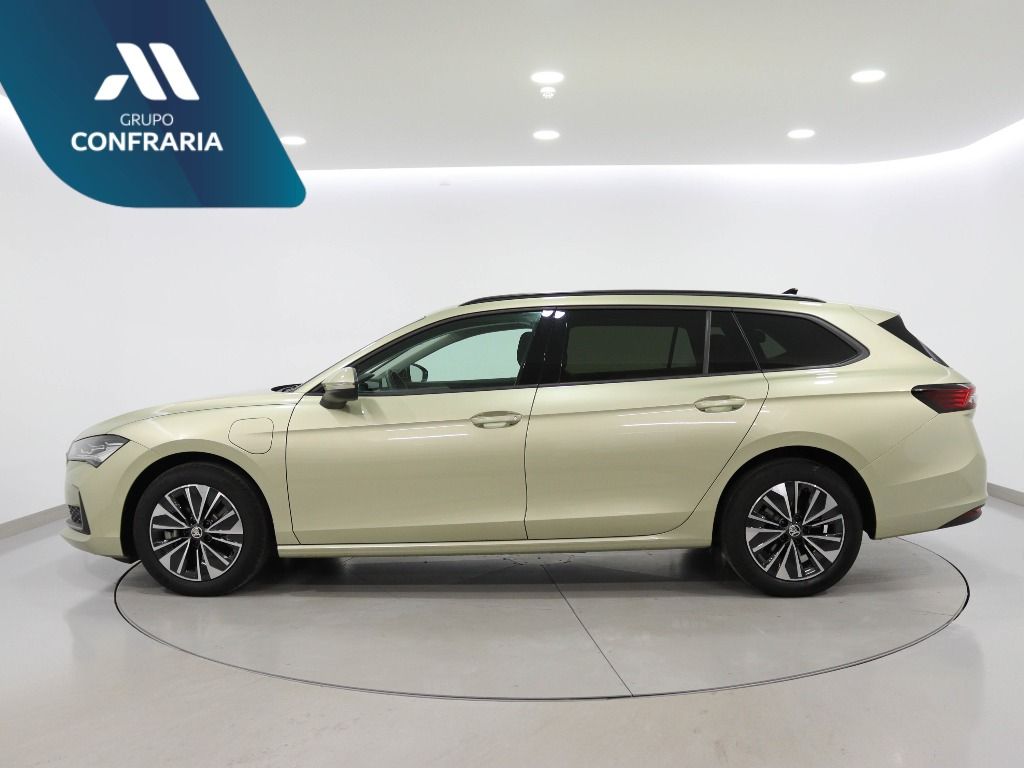 skoda-superb-2025-hibrido-1498cc
