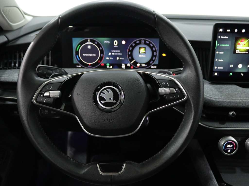 skoda-superb-2025-hibrido-1498cc